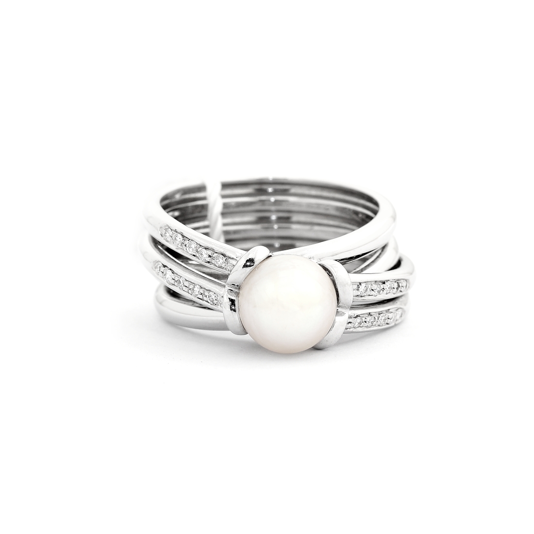 750 Mill. White Gold Ring with 0,85 Ct. Diamonds and 8,20 mm Pearl