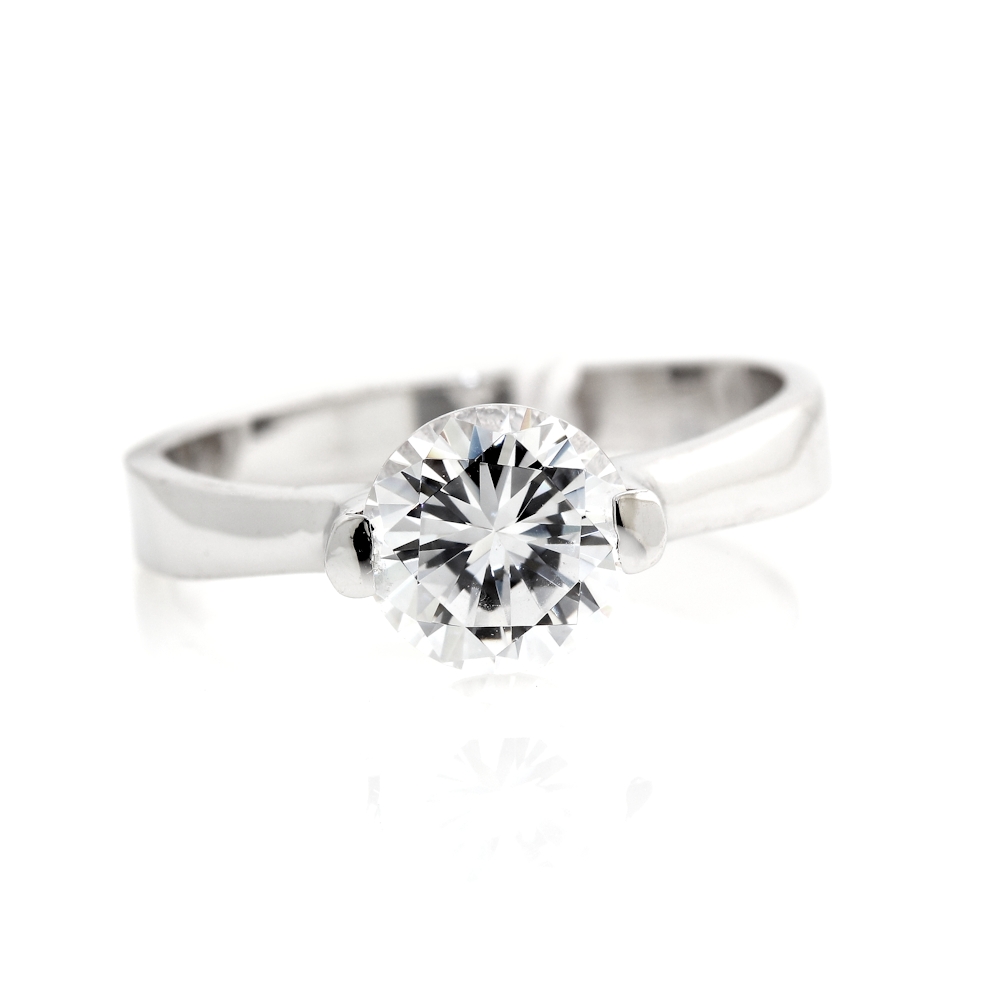 750 Mill. White Gold Ring with Cubic Zirconia Size Q