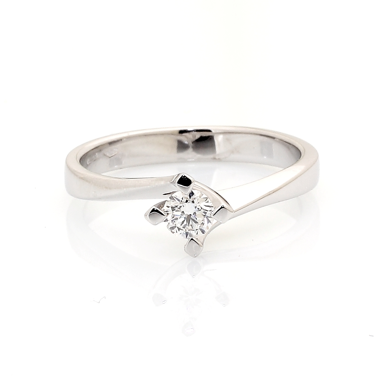 750 Mill. White Gold Ring with 0,22 Ct. F-Vs Diamond